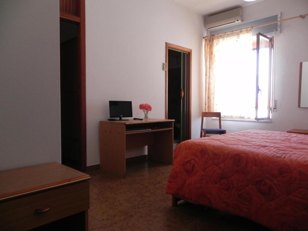 Hotel Fjby Calasetta Room photo